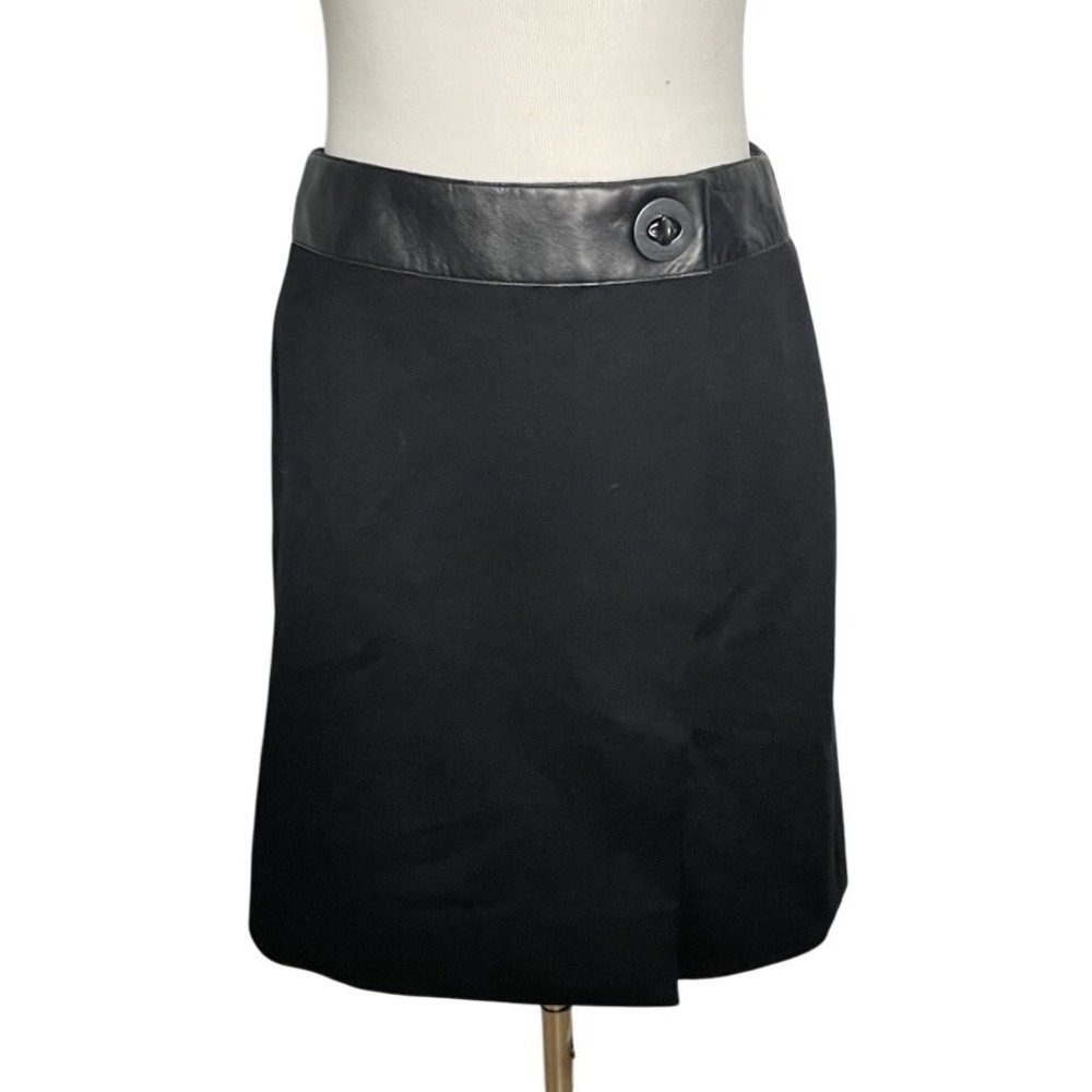 Akris Punto Black  100% Wool Wrap Mini Skirt With‎ Leather Trim Size  US 8